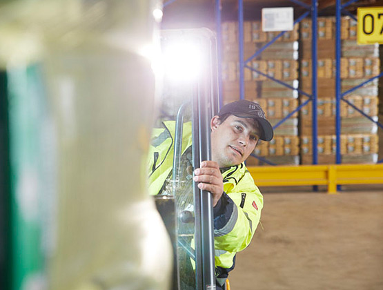 Verpackte Ware im Lager, bereit zum Versand